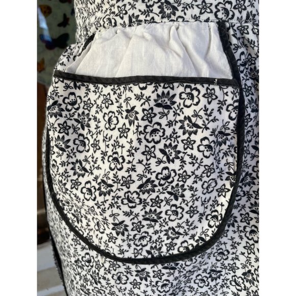 Vintage 1950s Half Apron Cotton Black/White Floral Retro - Picture 7 of 8